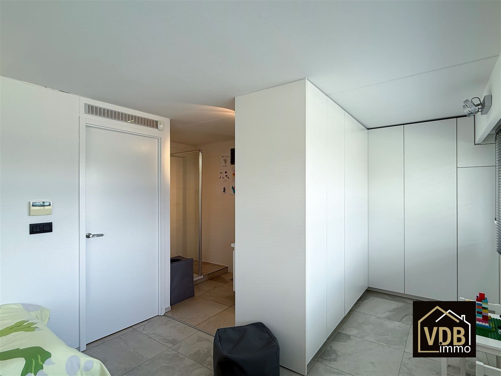 Penthouse zeer goed afgewerkt foto 26