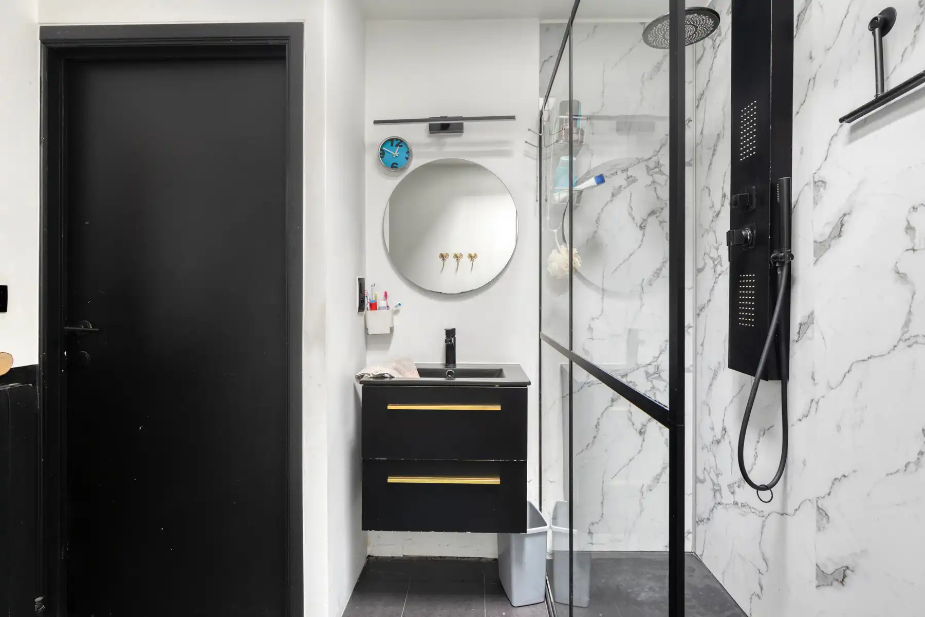 Goedgelegen woning met tuin en garage! foto 16