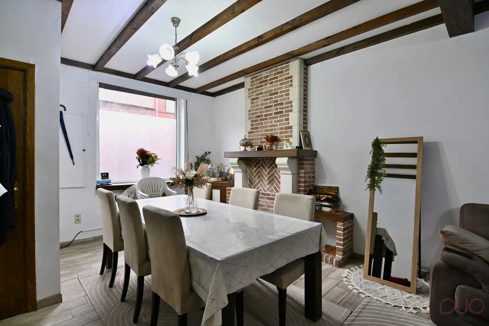 Licht op te frissen woning in hartje Sint-Truiden met 3 slaapkamers en 12x zonnepanelen foto 5