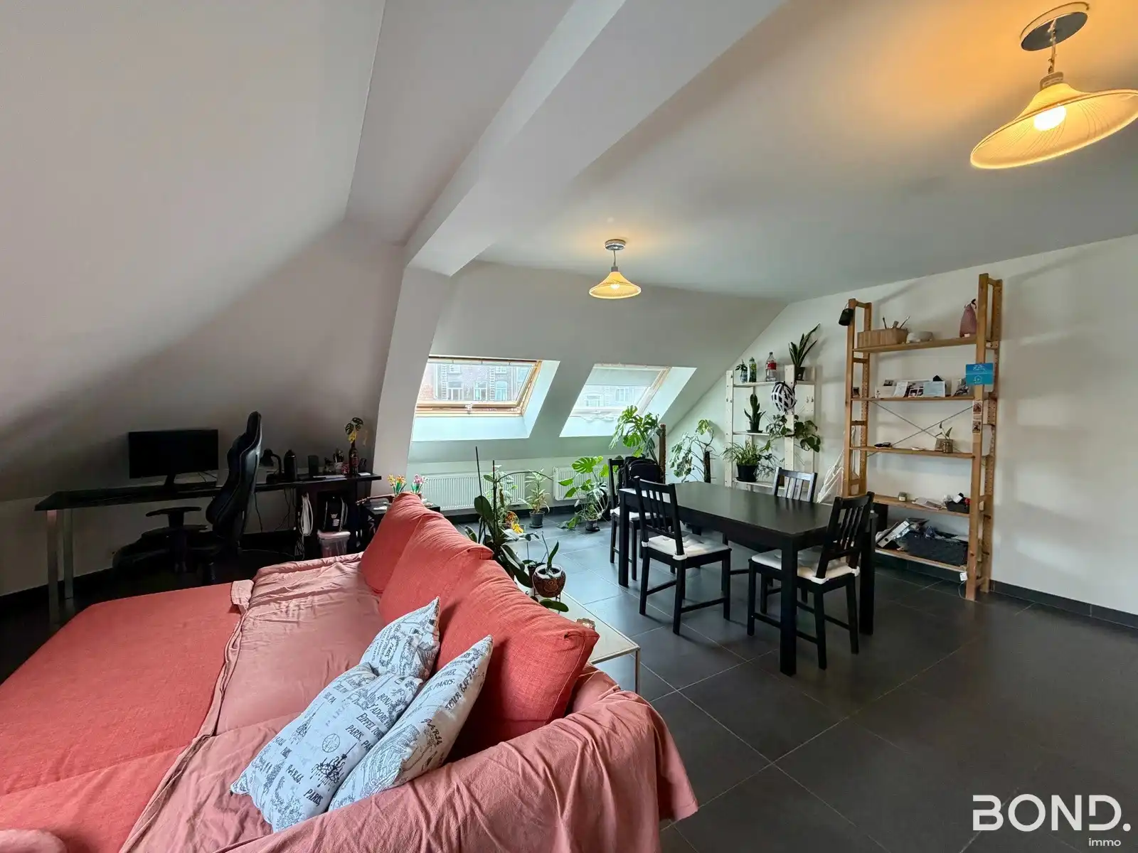 Vernieuwd appartement met 1 slaapkamer in hartje Leuven! foto 3