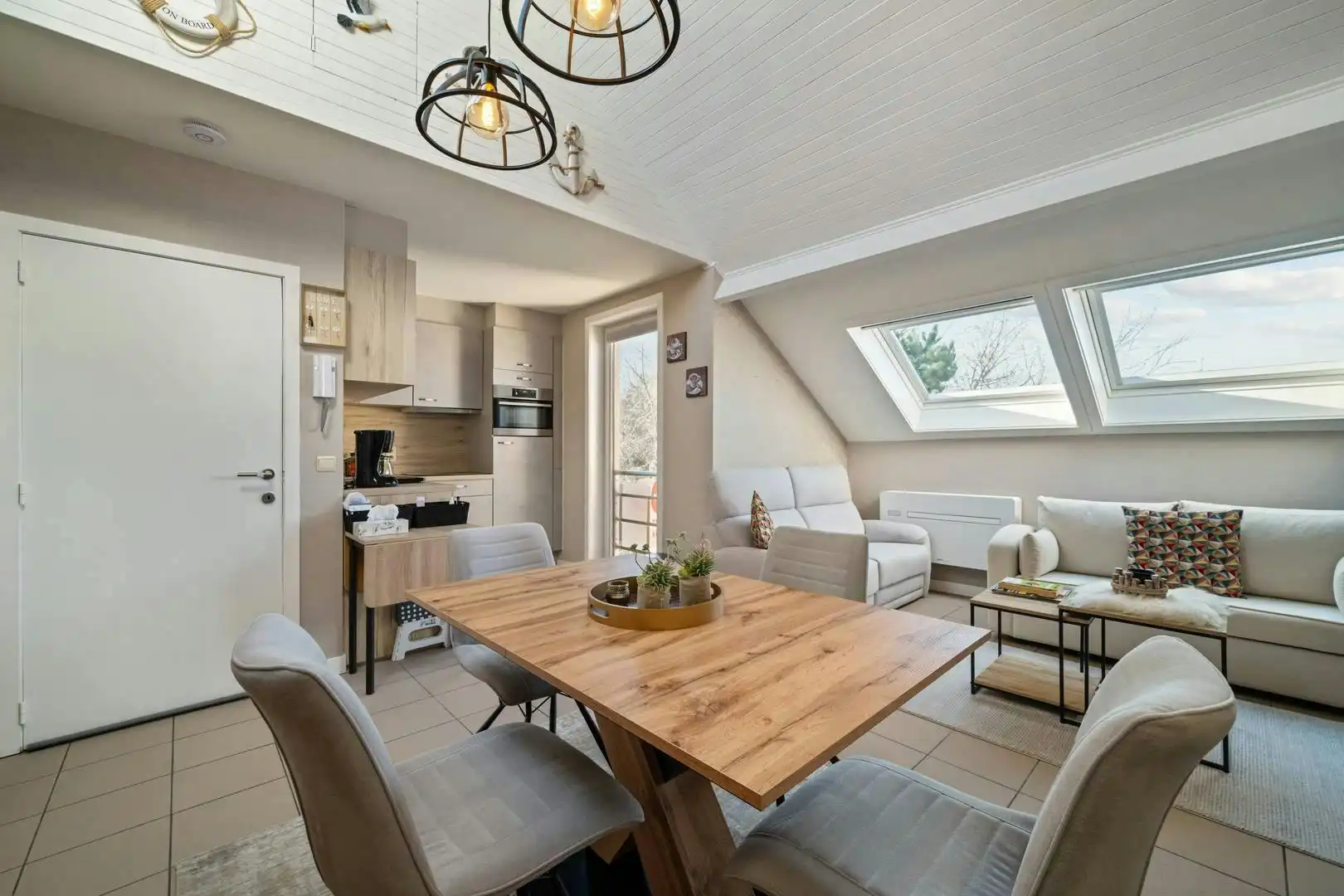 Volledig gerenoveerd 1 slaapkamerappartement vlakbij Zee ! foto 2