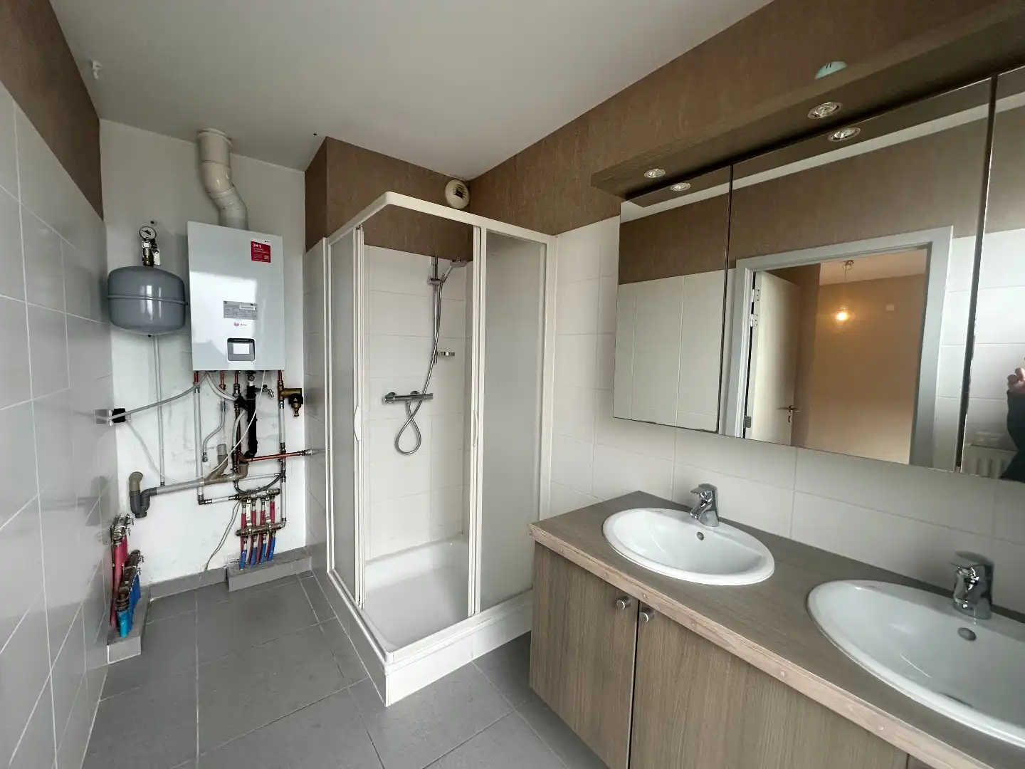 Degelijk onderhouden penthouse-appartement met twee ruime terrassen foto 6