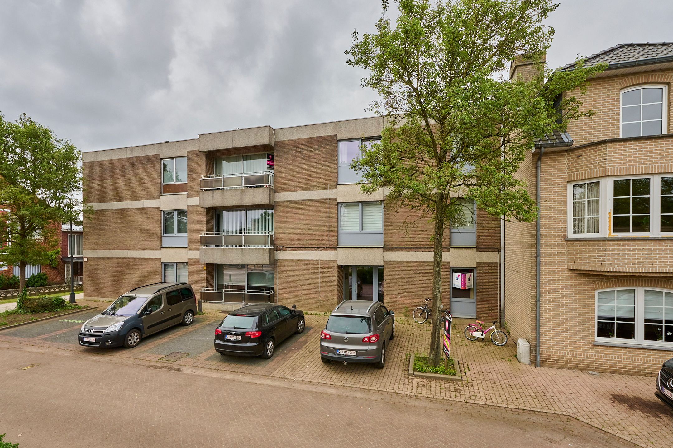Centraal gelegen glv appartement + berging + garagebox foto {{pictureIndex}}