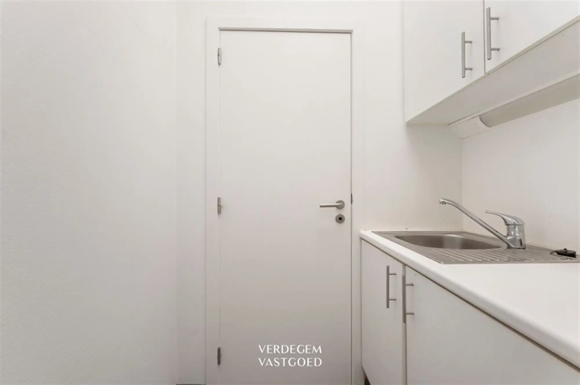 Centraal gelegen kantoor of appartement met 1 of 2 slaapkamers en autostaanplaats foto 15