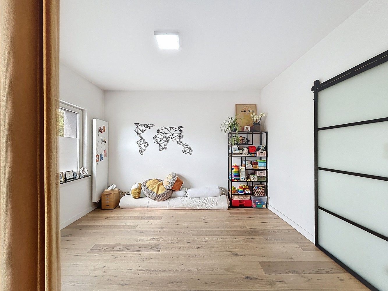 Lichtrijk appartement met terrasje in kleinschalig gebouw! foto 6