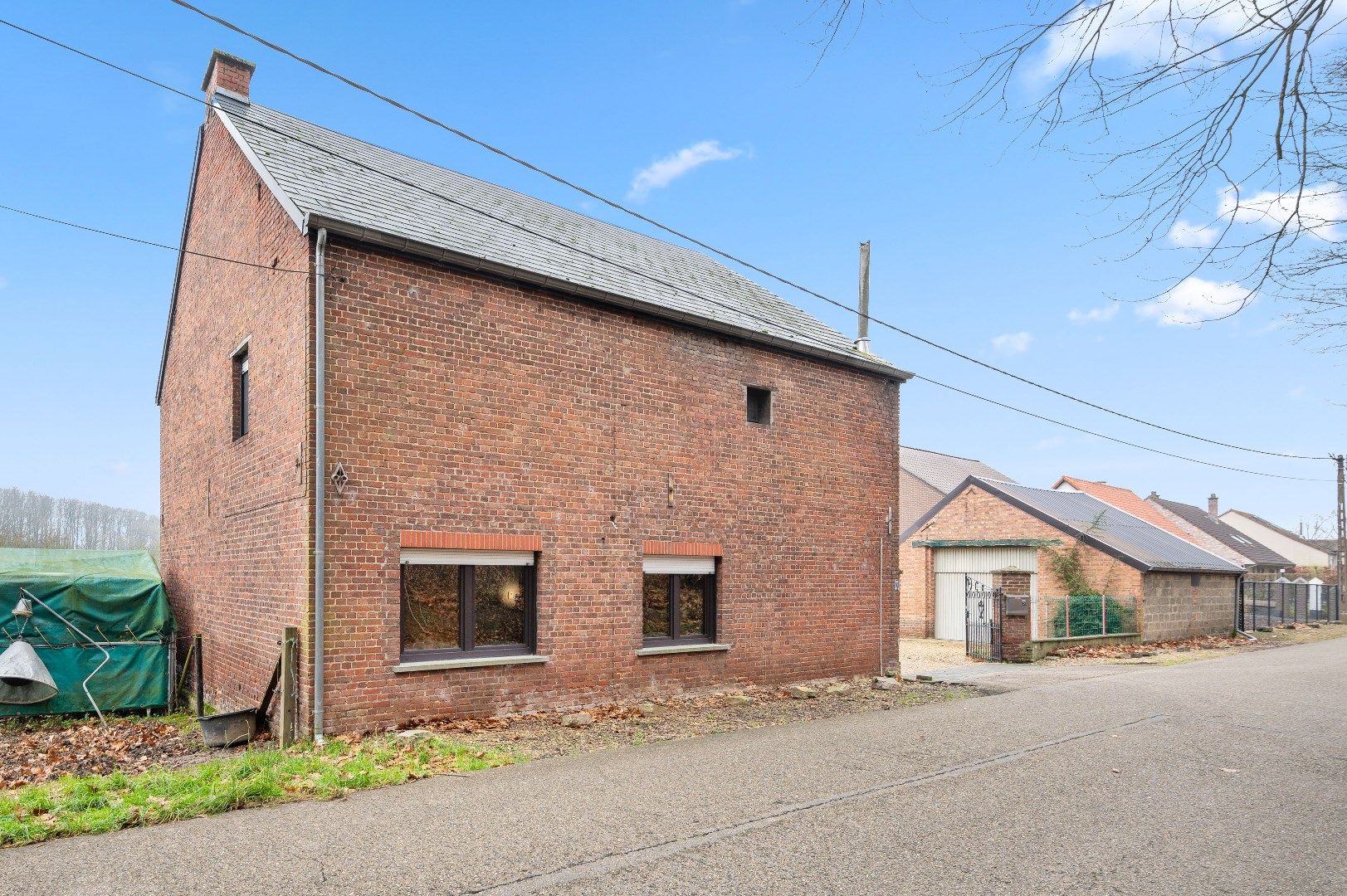 Charmante, te moderniseren woning in het groene Attenrode foto 2