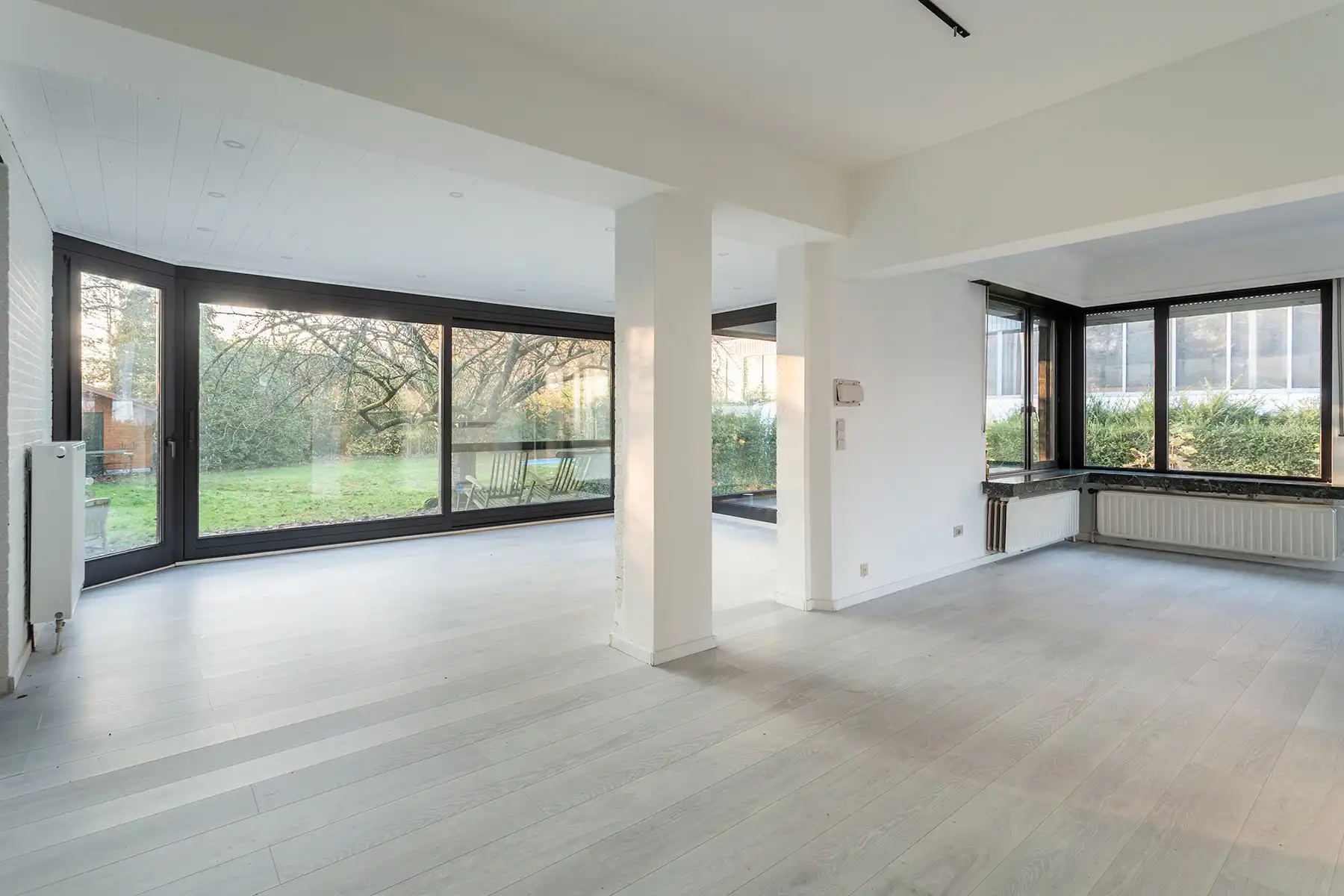 Edegem - Villa met 4 slpkamers + garage + ruim magazijn 500² foto 9