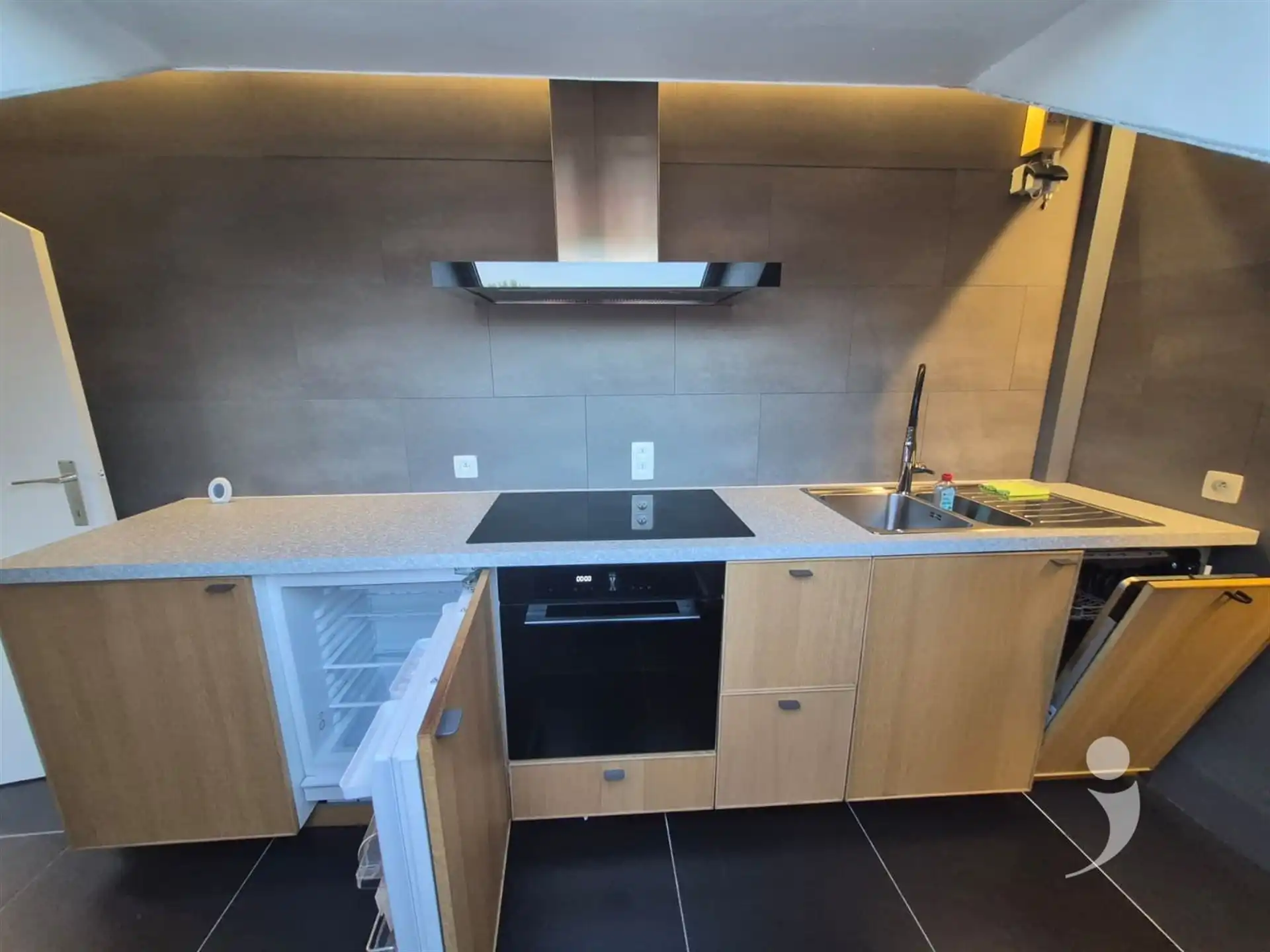 Bemeubeld appartement foto 6
