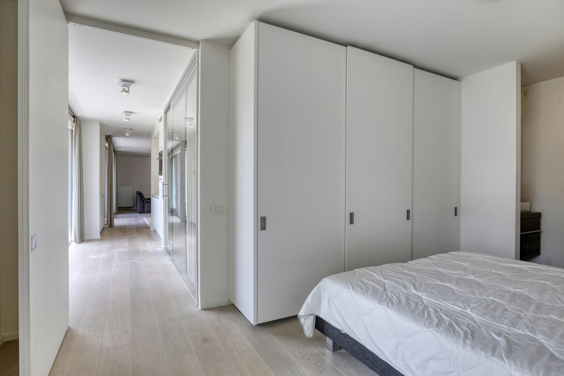 Modern appartement van Rietveld op enkele passen van zee! foto 15