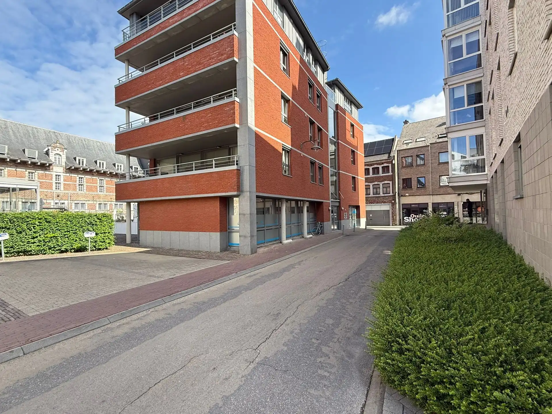 KANTOORRUIMTE OP TOPLOCATIE IN SINT-TRUIDEN foto 9