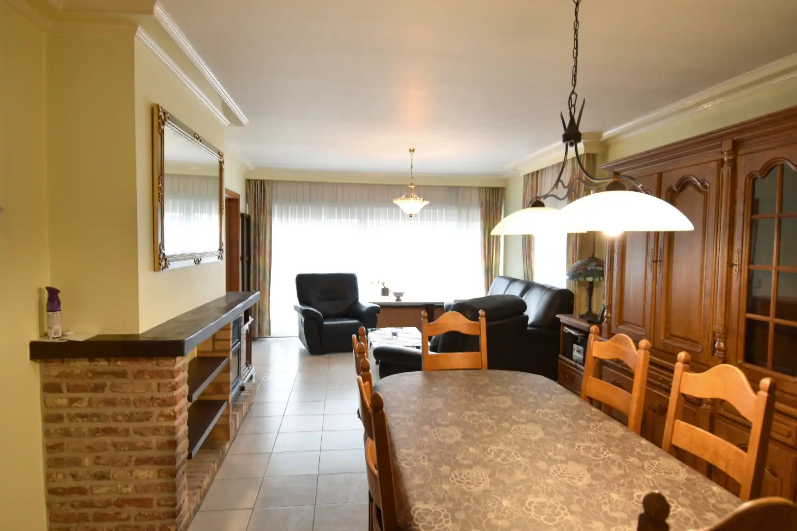 Verzorgd appartement met 2 slaapkamers én garage te Heule foto 2