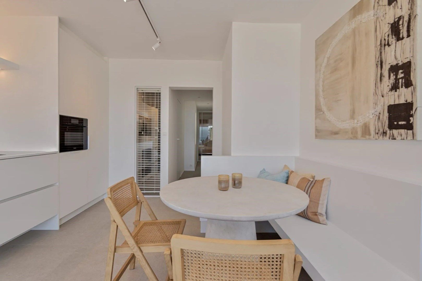 Sfeervol gerenoveerd vakantieappartement met panoramisch zeezicht  foto 6