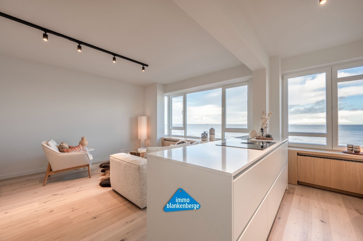 Luxeus appartement met 3 slaapkamers op de Zeedijk in Blankenberge met adembenemend zeezicht foto 8
