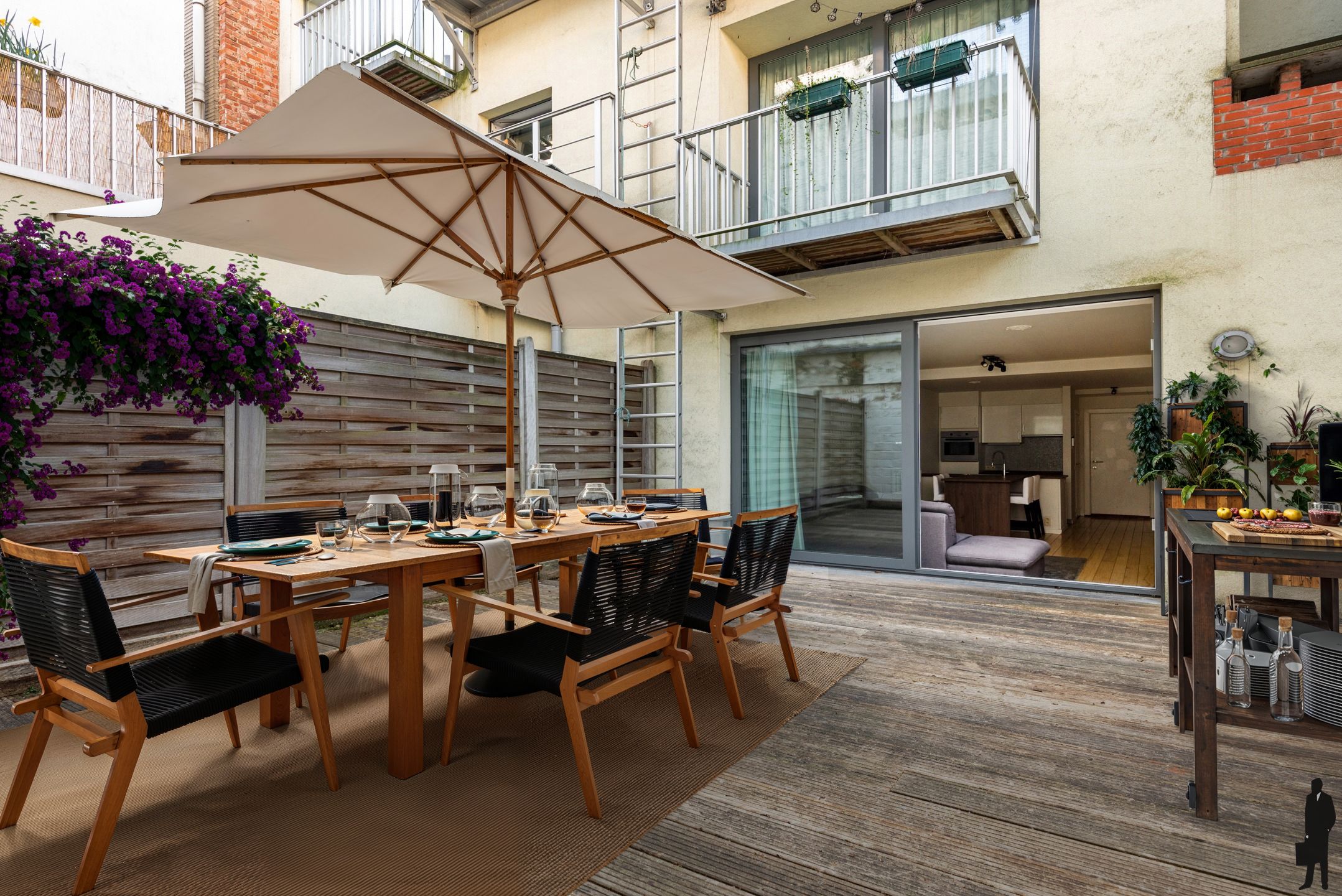 Zeldzame troef in de binnenstad: appartement met 27 m² privéterras foto {{pictureIndex}}