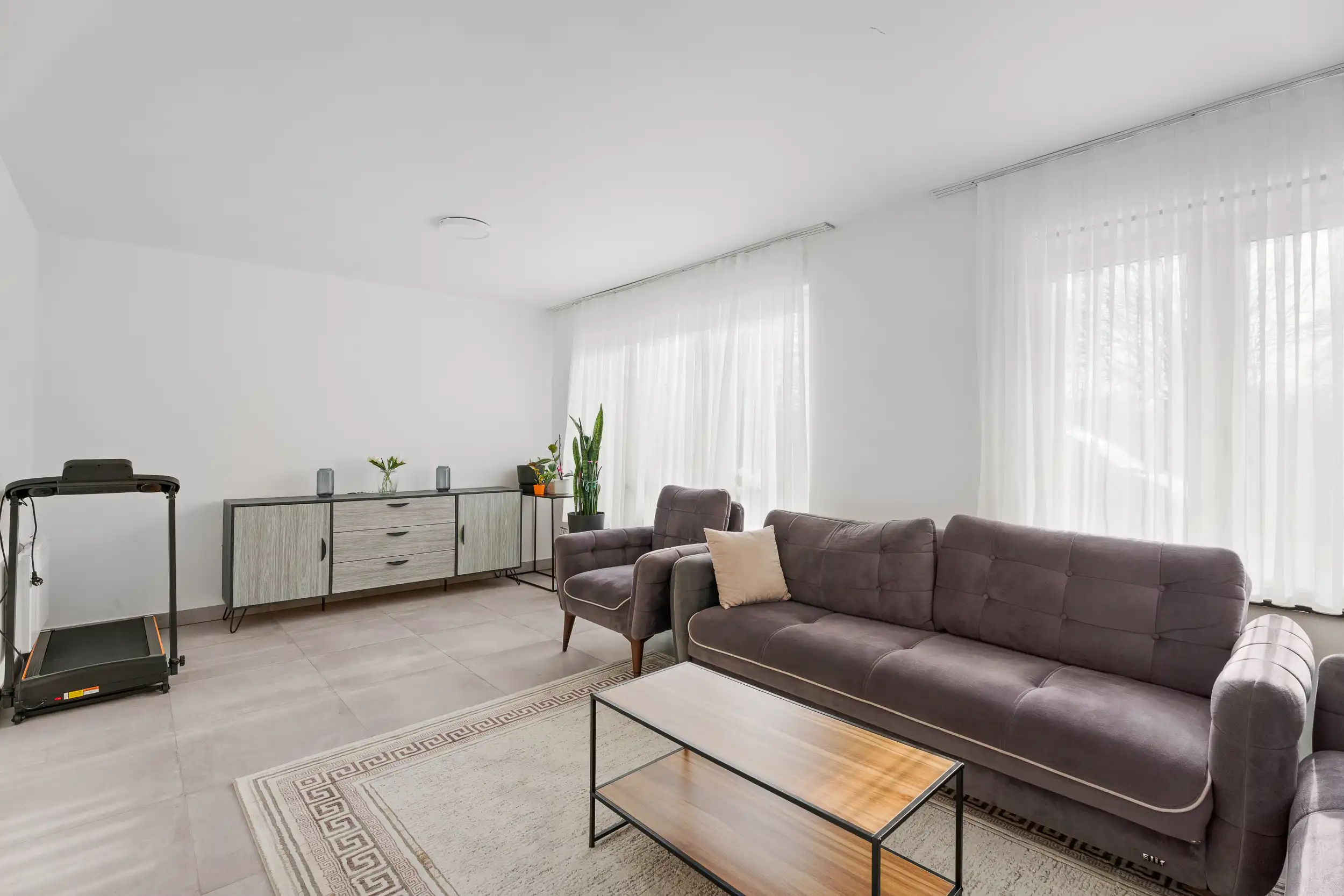 Centrum gelegen gezinswoning met garage en tuin! foto 3