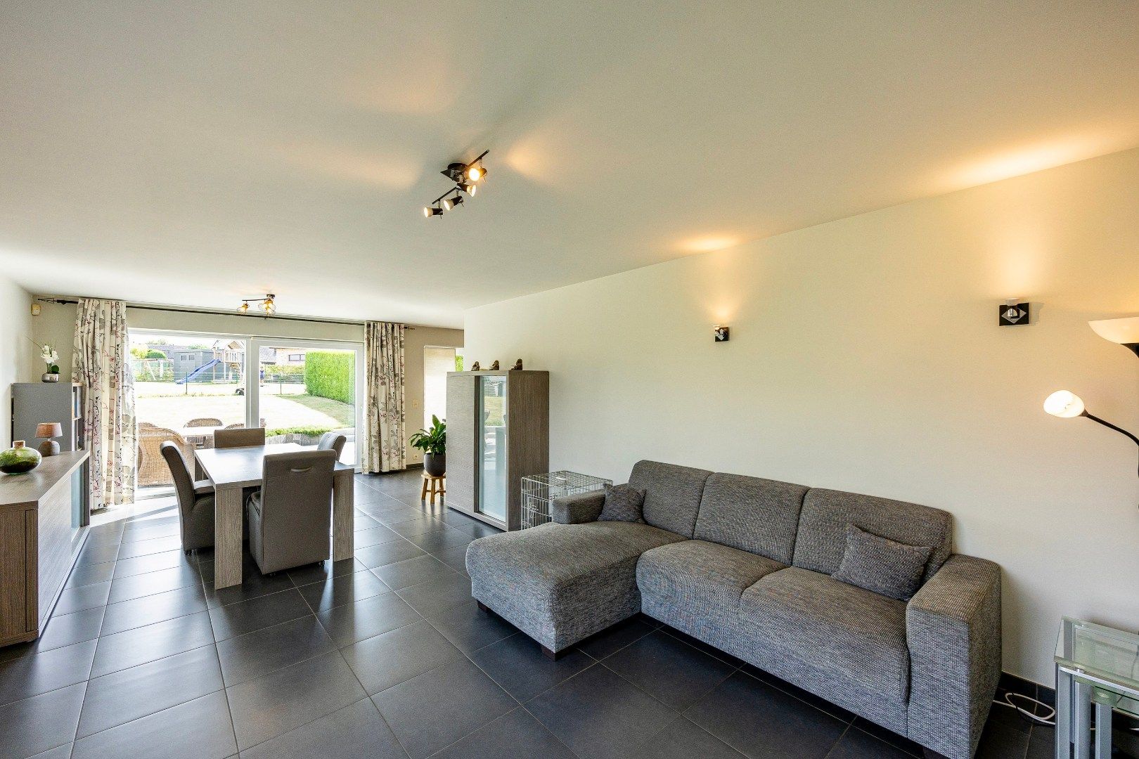 Energiezuinige woning met 4 slpks, garage en ruime tuin te Buizingen foto 4