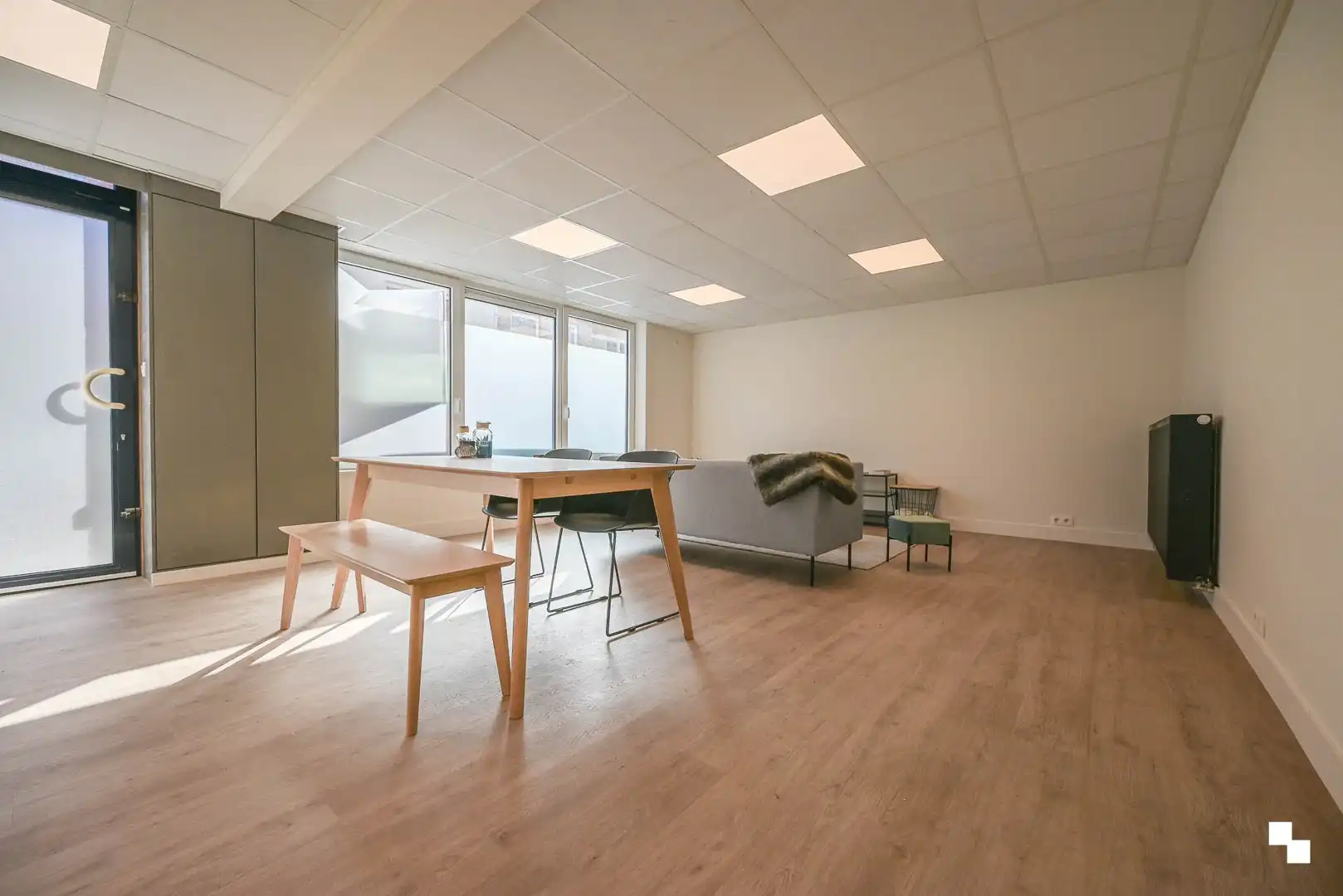 Gerenoveerde woning nabij centrum Izegem foto 27