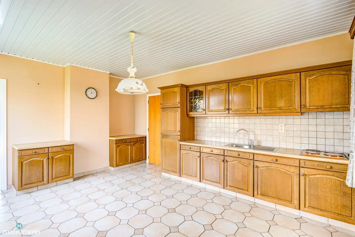 GEZINSWONING MET VIER SLAAPKAMERS IN LANDELIJKE OMGEVING TE GENOELSELDEREN (RIEMST) foto 9