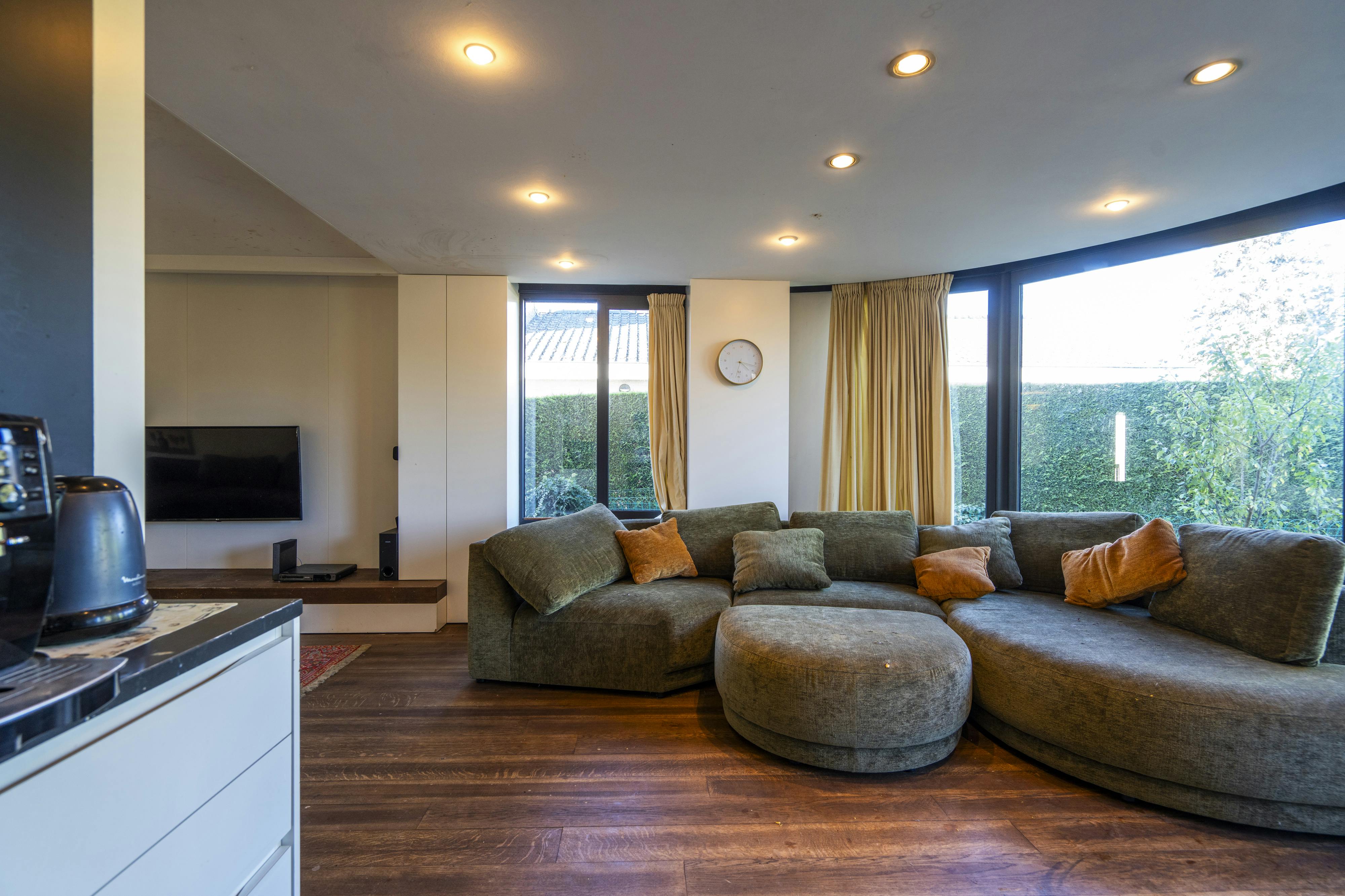 Ruim huis te koop in kortrijk met tuin en 4 slaapkamers foto 7