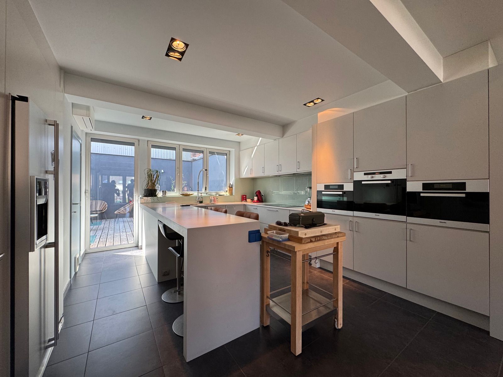 Luxueus afgewerkt duplex loft in het centrum van Aalst! foto 8