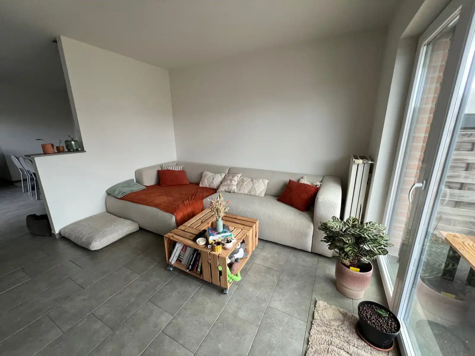 GLV app met 2 slpk, terras, tuin, parking en garagebox foto 10