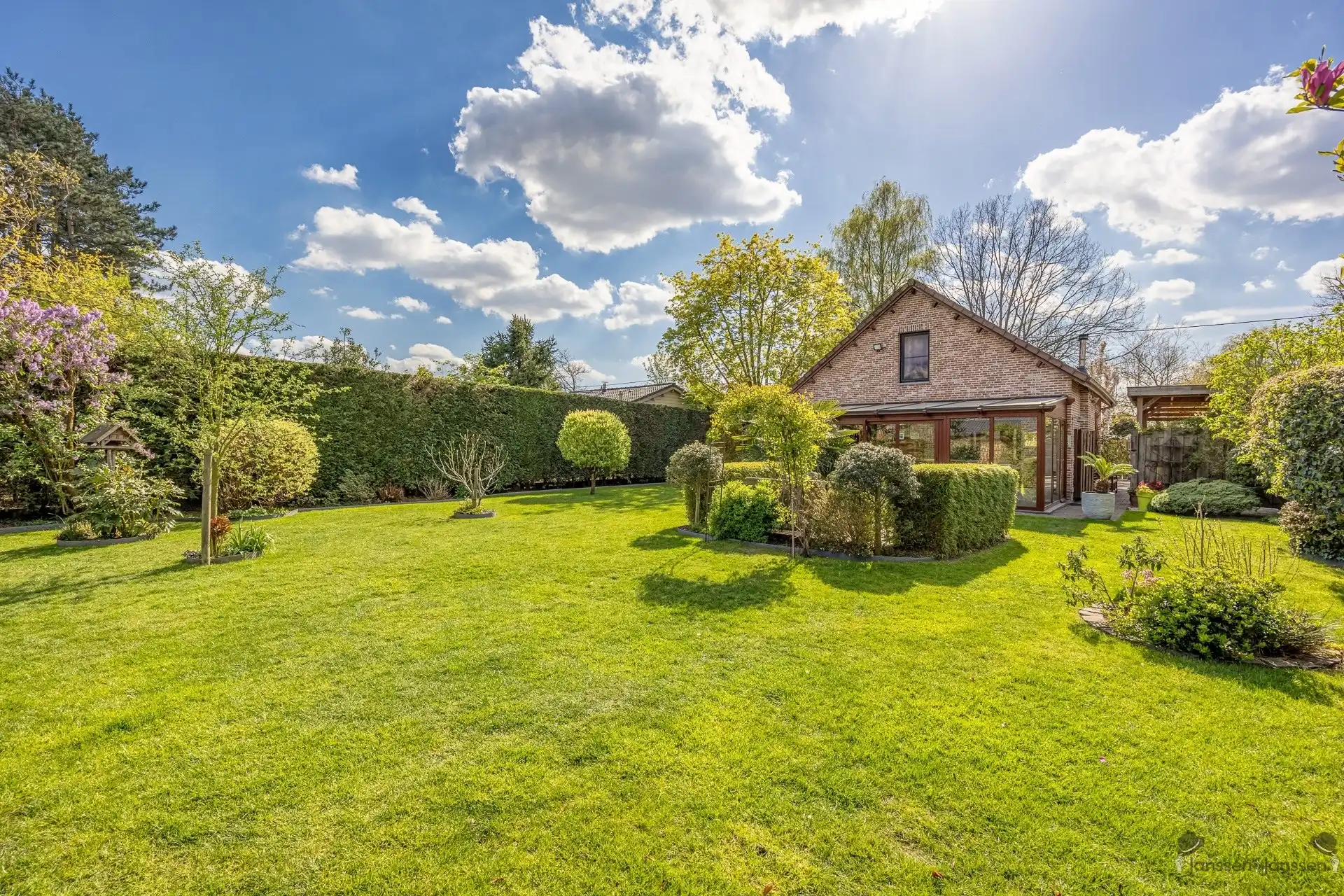 Instapklare woning met verzorgde tuin op een perceel van 810 m² foto 21