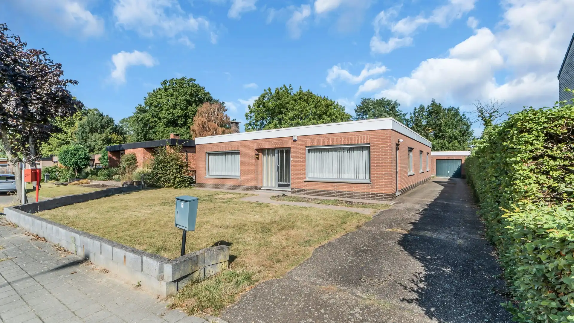 Rustig gelegen te renoveren bungalow met 4 slaapkamers vlakbij Hasselt Centrum foto 2
