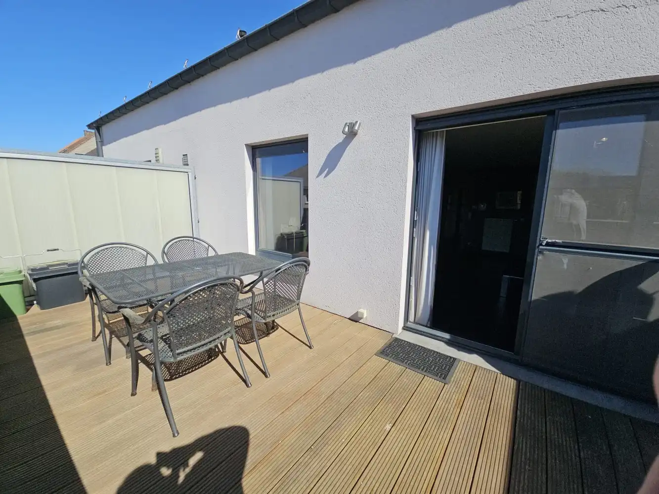 Zeer ruim appartement met terras + garage foto 8
