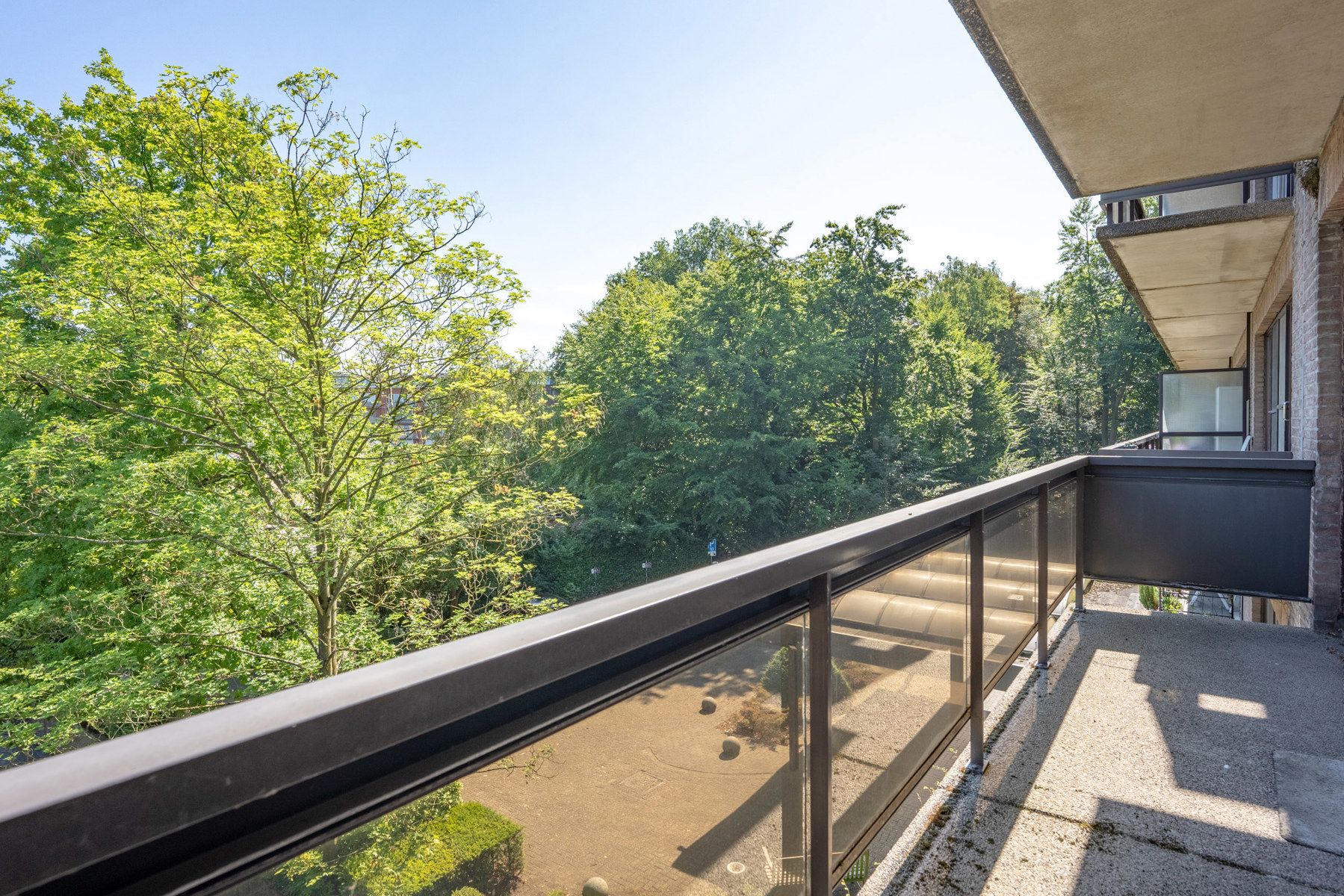 Degelijke serviceflat met terras in Residentie LINDENHOF foto 14
