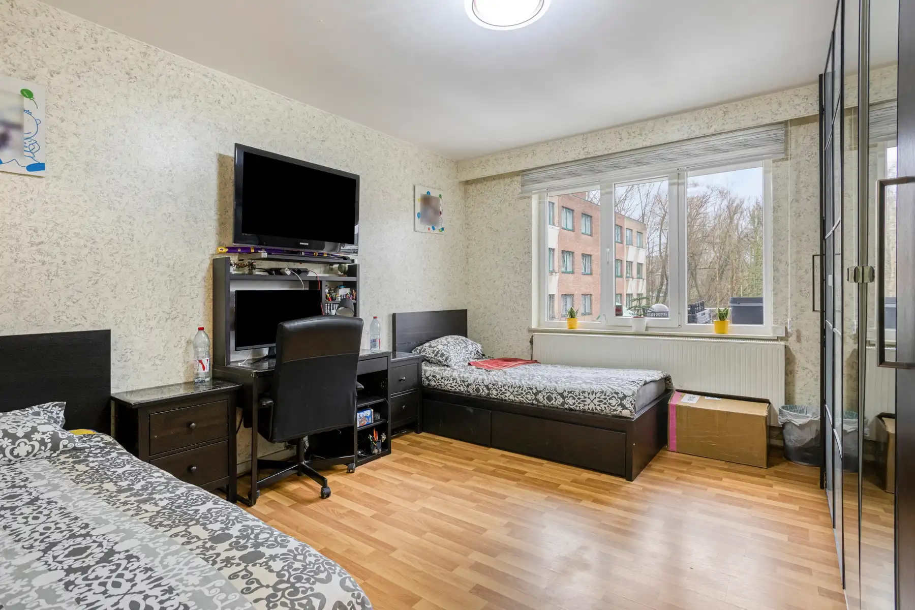 Ruim instapklaar appartement met parking foto 17