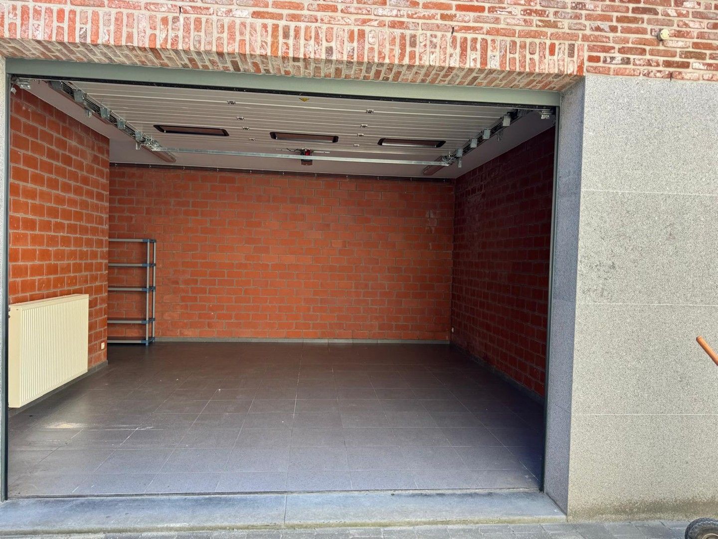 Grote garage te huur in centrum Eeklo foto 2