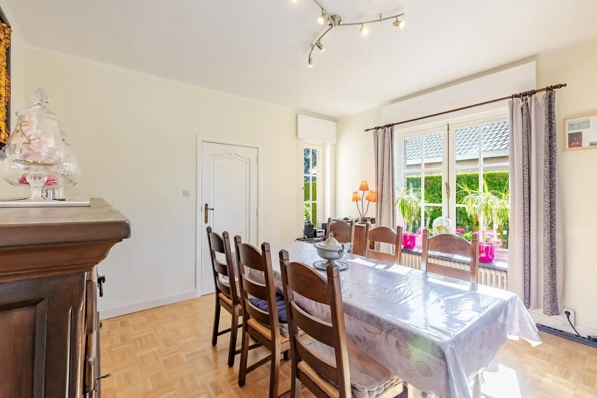 Karaktervolle villa in het charmante Schellebelle met grote tuin foto 10