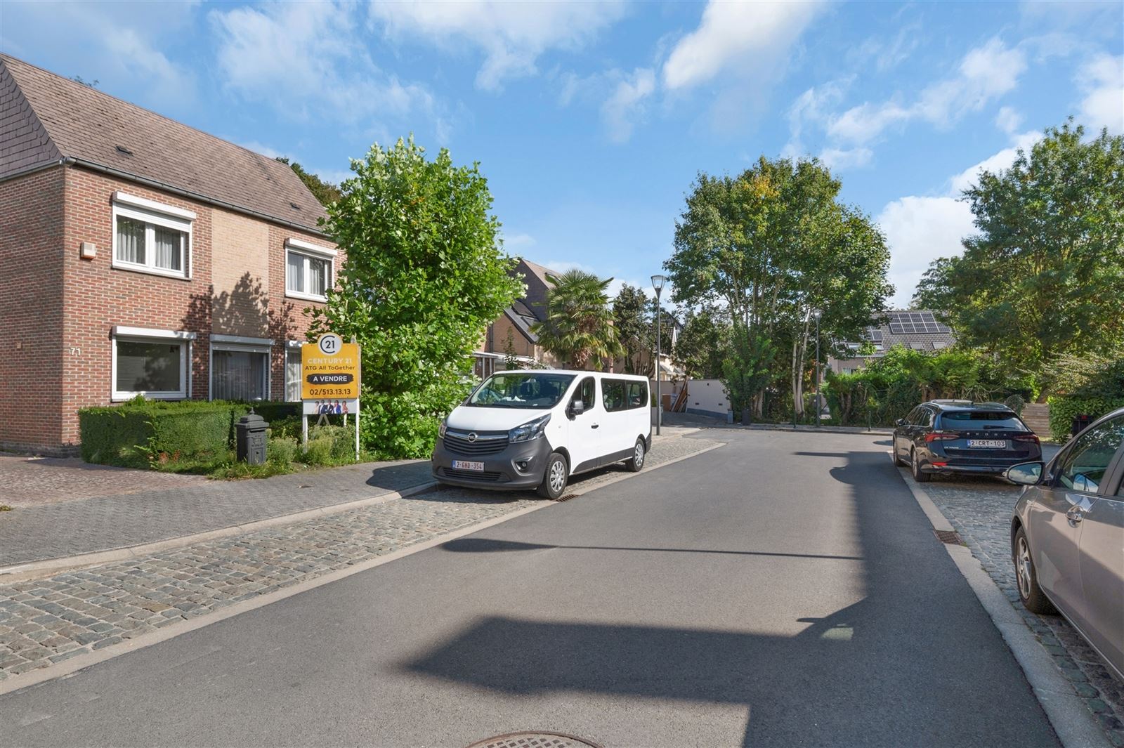 Lichtrijke woning met tuin en garage foto 17