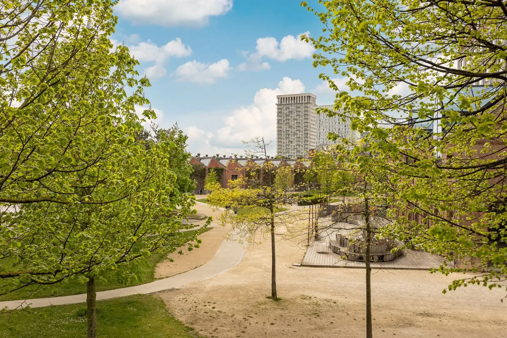 Moderne handelsruimte aan Park Spoor Noord foto 12