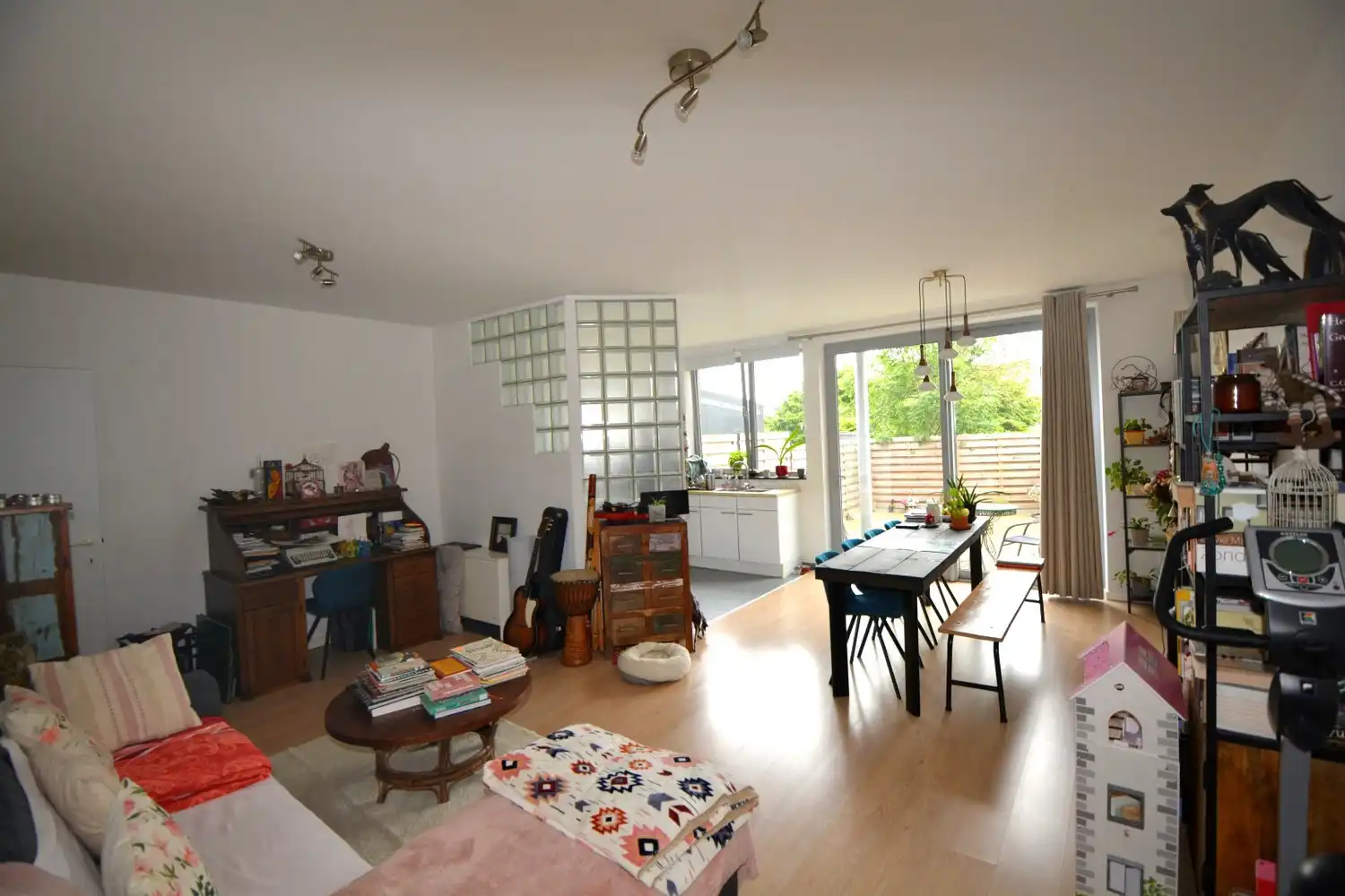 GELIJKVLOERS APPARTEMENT MET 1 SLK EN TUIN! foto 4
