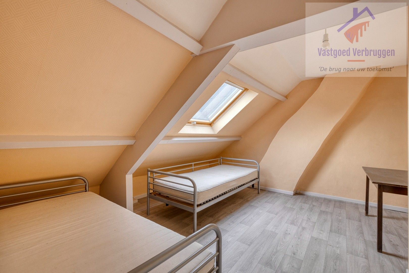 Goed gelegen ruime woning met 4 slaapkamers en terras foto 15