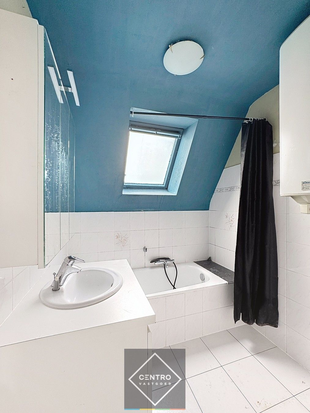 Ruim appartement met 3 slpks én garagebox te Maldegem! foto 9