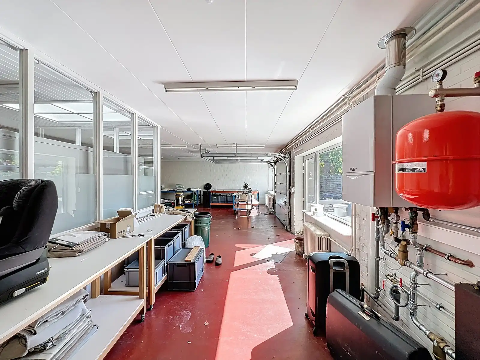 KANTOORGEBOUW (124 m²) met ATELIER (630 m²) én eigen parking op zeer goede ligging nabij centrum KORTRIJK ! foto 19