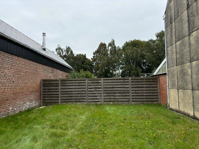 Stuk bouwgrond van 417 m² voor gesloten bebouwing, naast nr. 44  (breedte stuk grond +/- 8m). foto 2