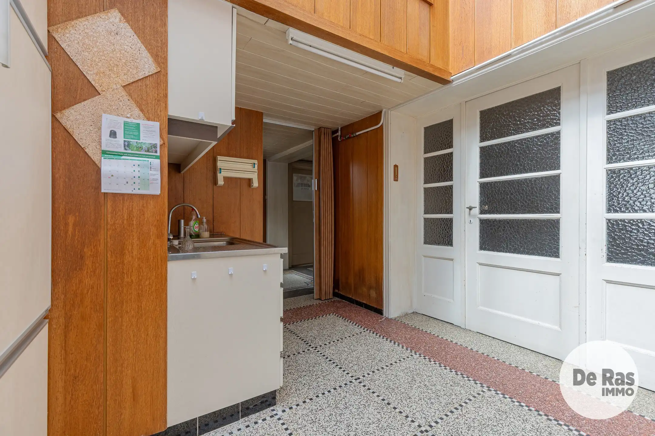 BURST - Te renoveren woning met tal van mogelijkheden foto 12