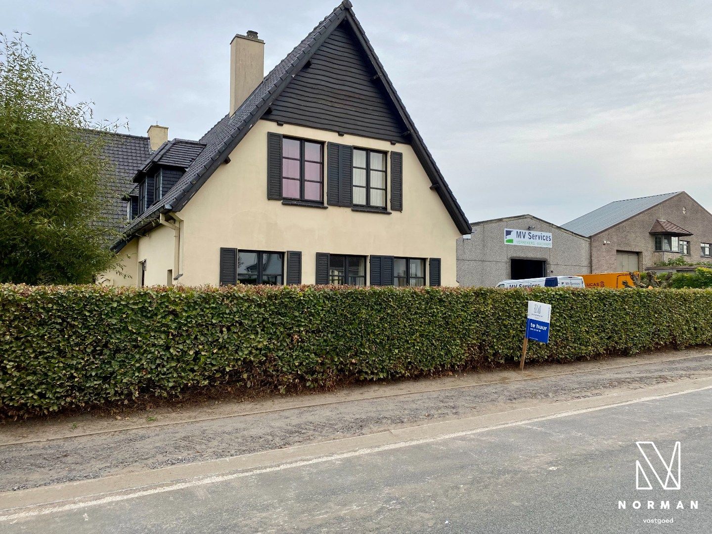 Landelijk gelegen villa met 5 slaapkamers, dubbele garage en een zee van ruimte foto 18