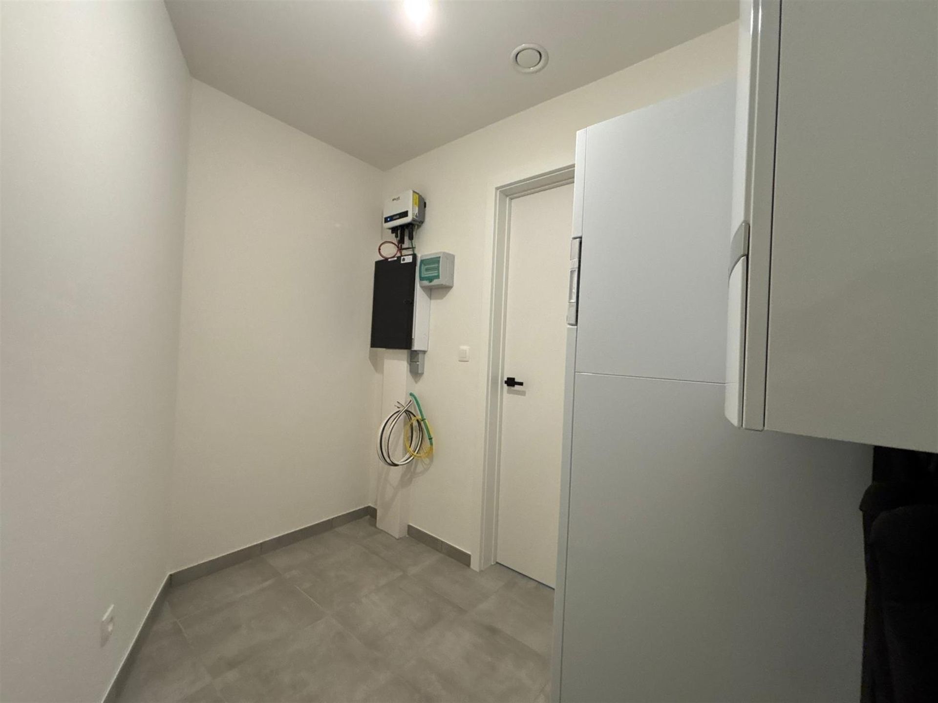 Modern gelijkvloers appartement met private tuin en ruime terrassen in Asse! foto 12