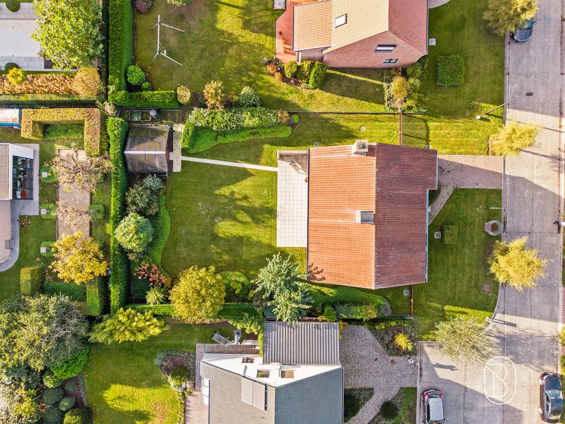 Rustig gelegen bungalow met ruime tuin foto 3