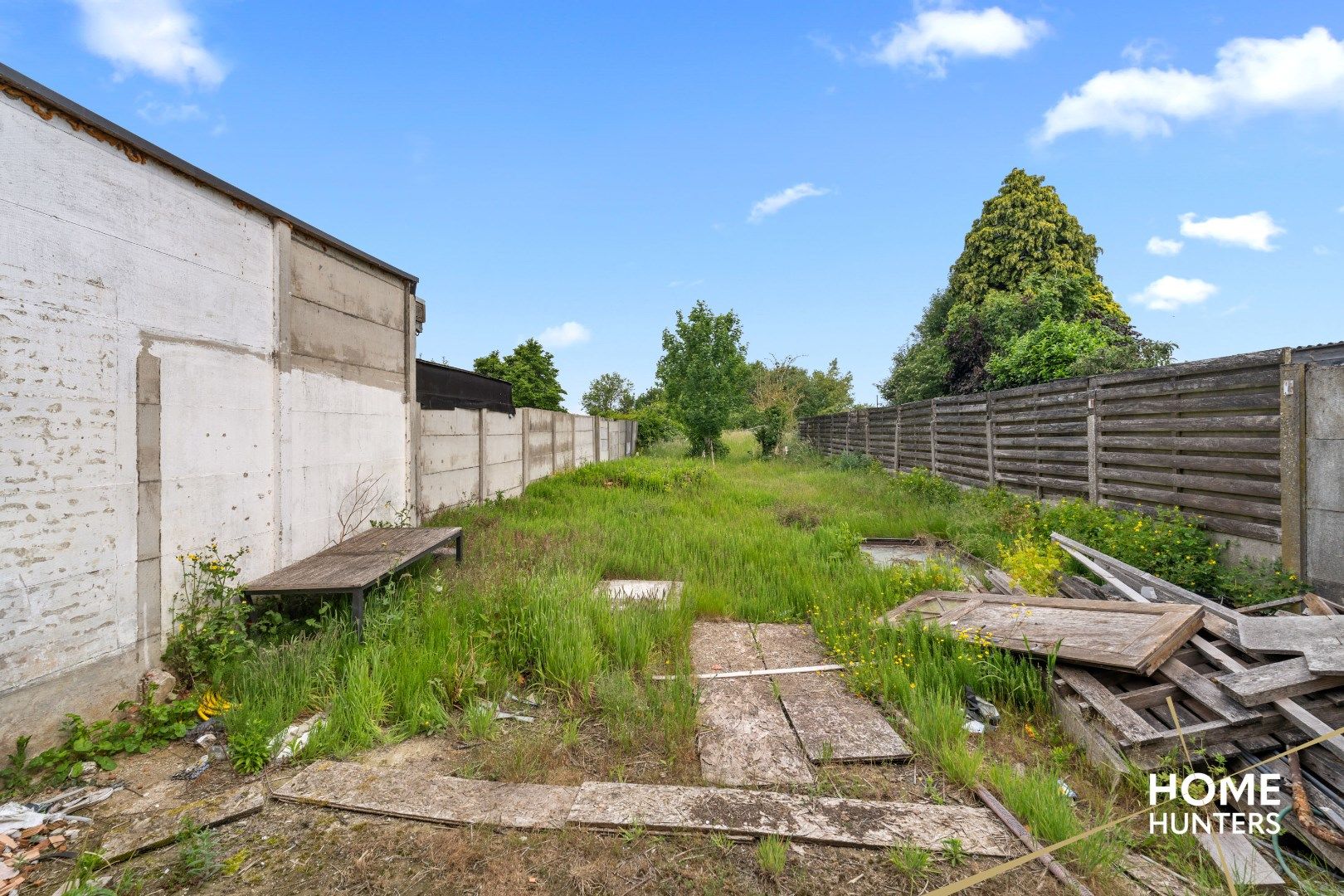 Verder af te werken woning met 3 slaapkamers, dressing, garage en ruime tuin – Ieper foto 4