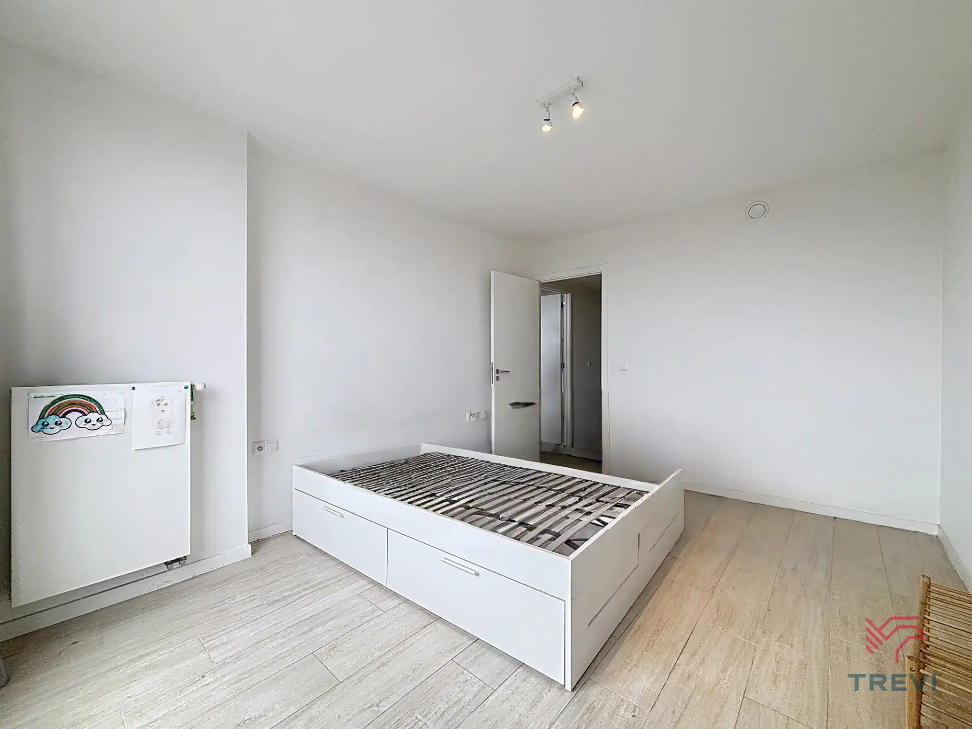 Mooi ongemeubileerd appartement met 1 slaapkamer foto 5