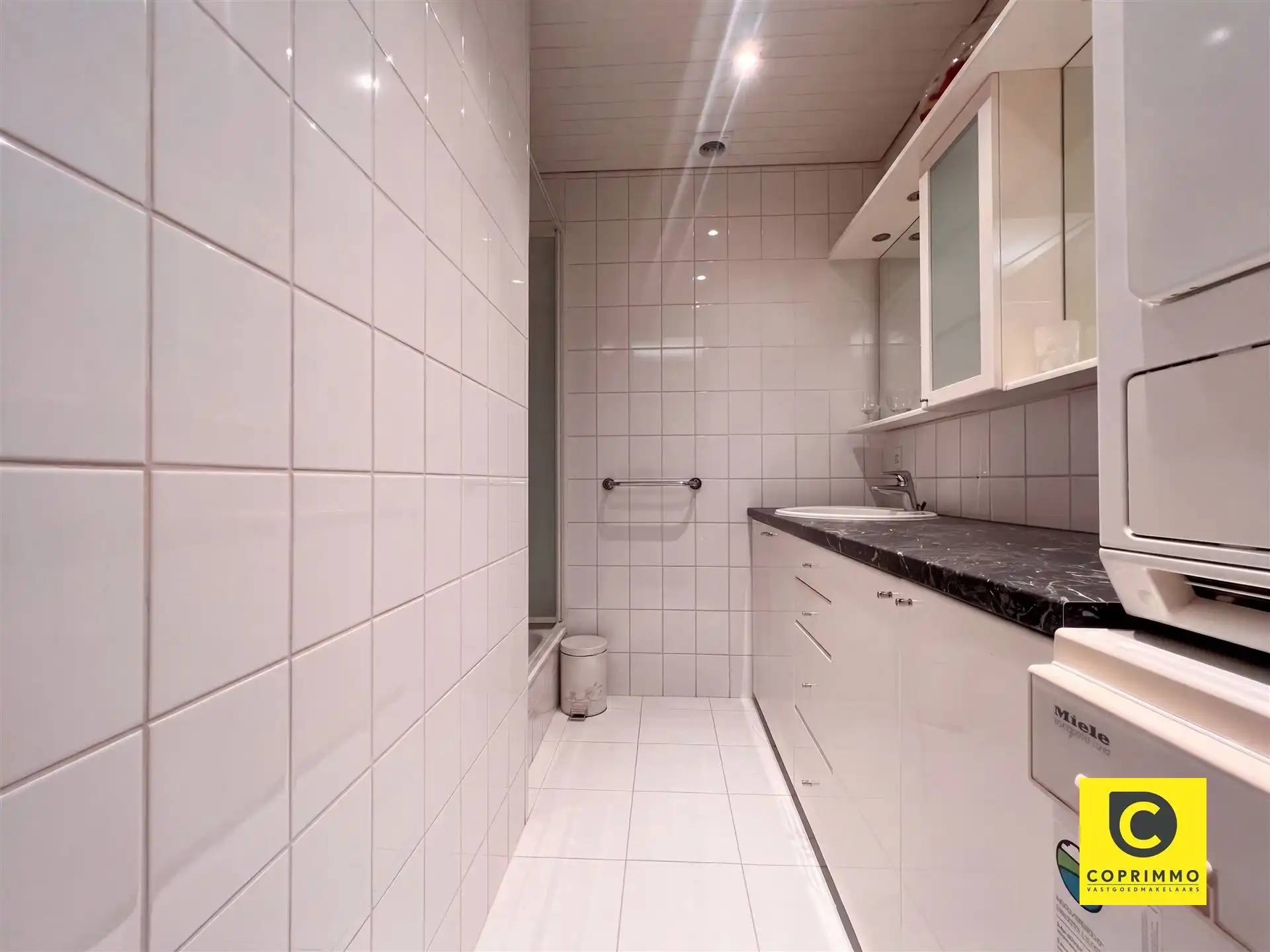 3 slpks hoekapp met 2 terrassen en kelder foto 11