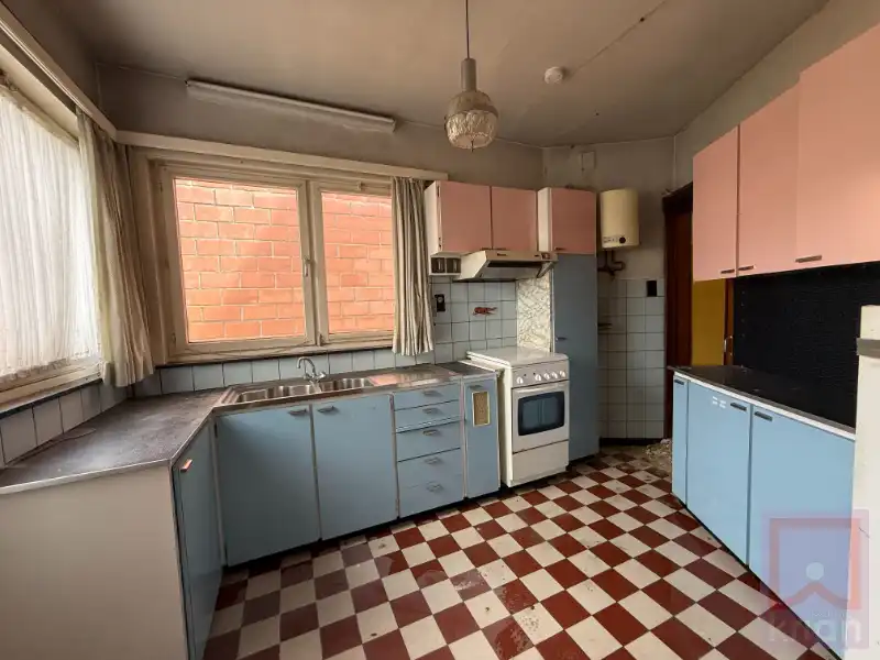 Te renoveren woning/projectgrond op 151m², centrum Geel! foto 9