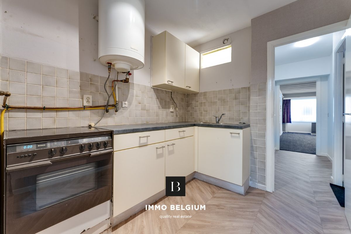 Op te knappen appartement met 2 slaapkamers nabij het centrum foto 7
