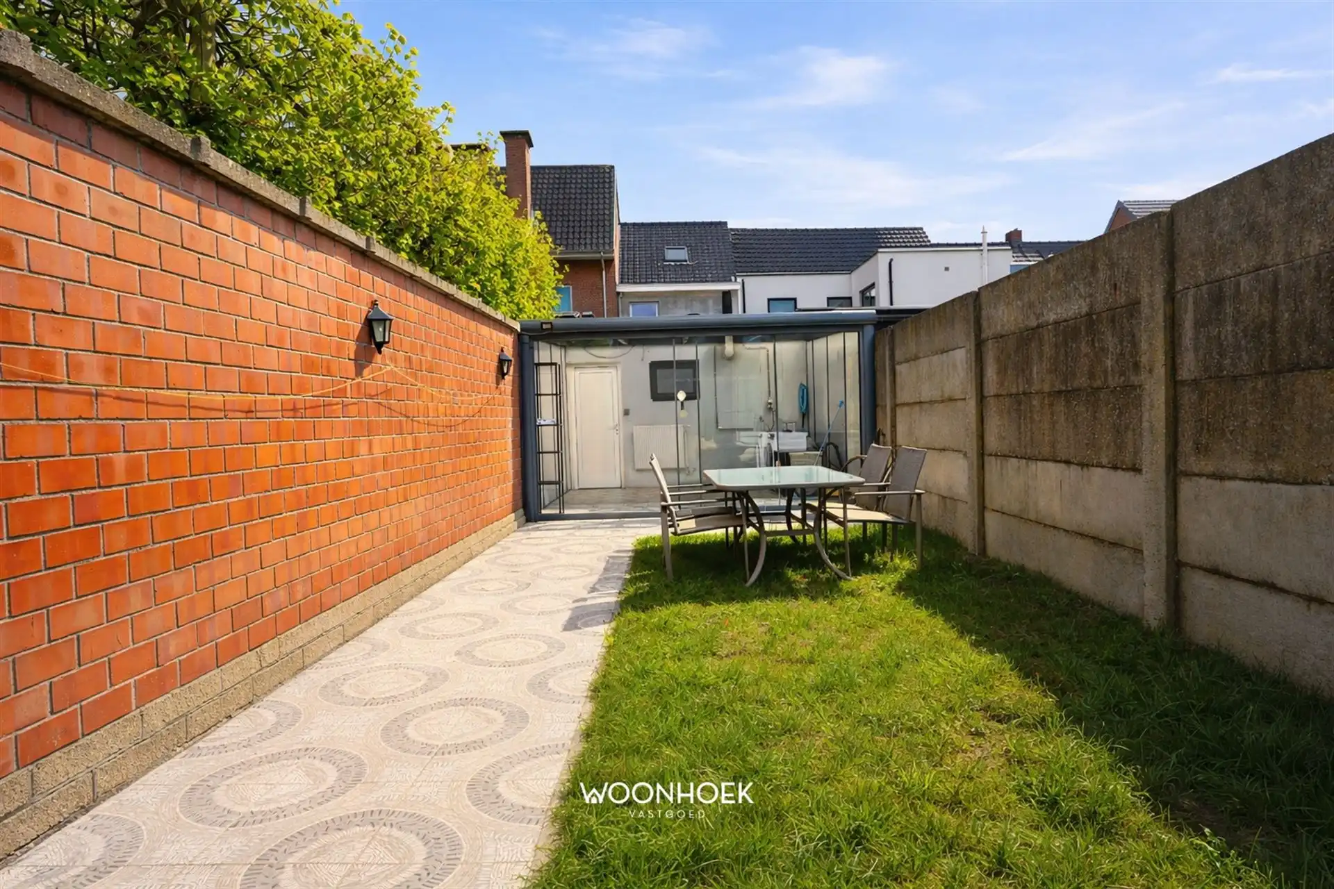Charmante starterswoning met zonnige veranda en tuin.  foto 9
