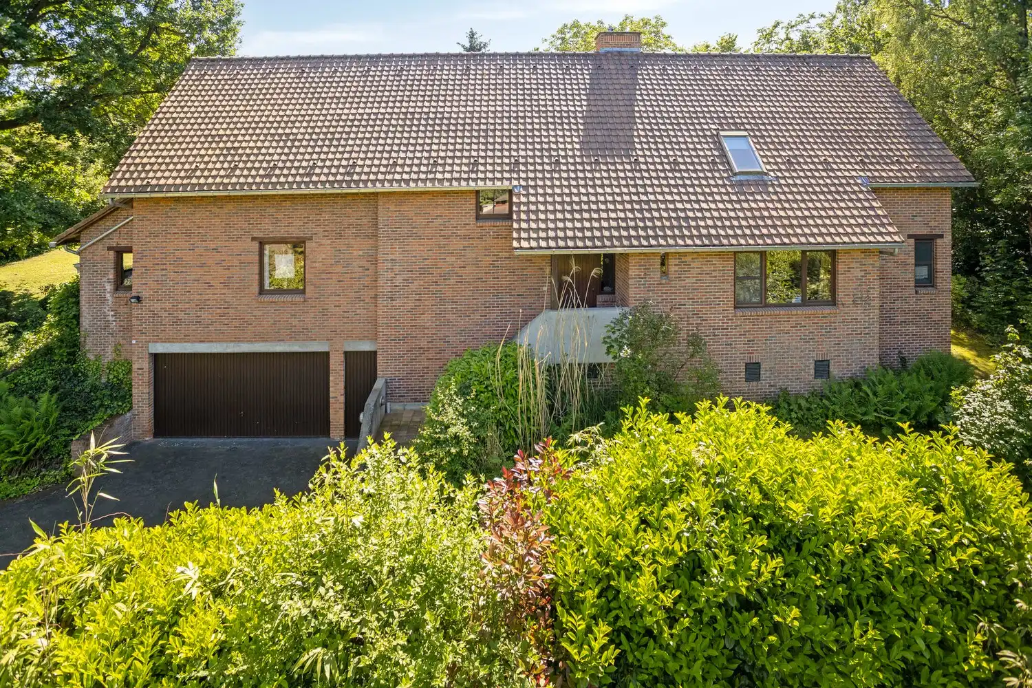 Prachtige, achterin gelegen villa op 22a15ca foto 4